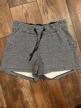 Lululemon On The Fly Short *2.5" Monochromic Black